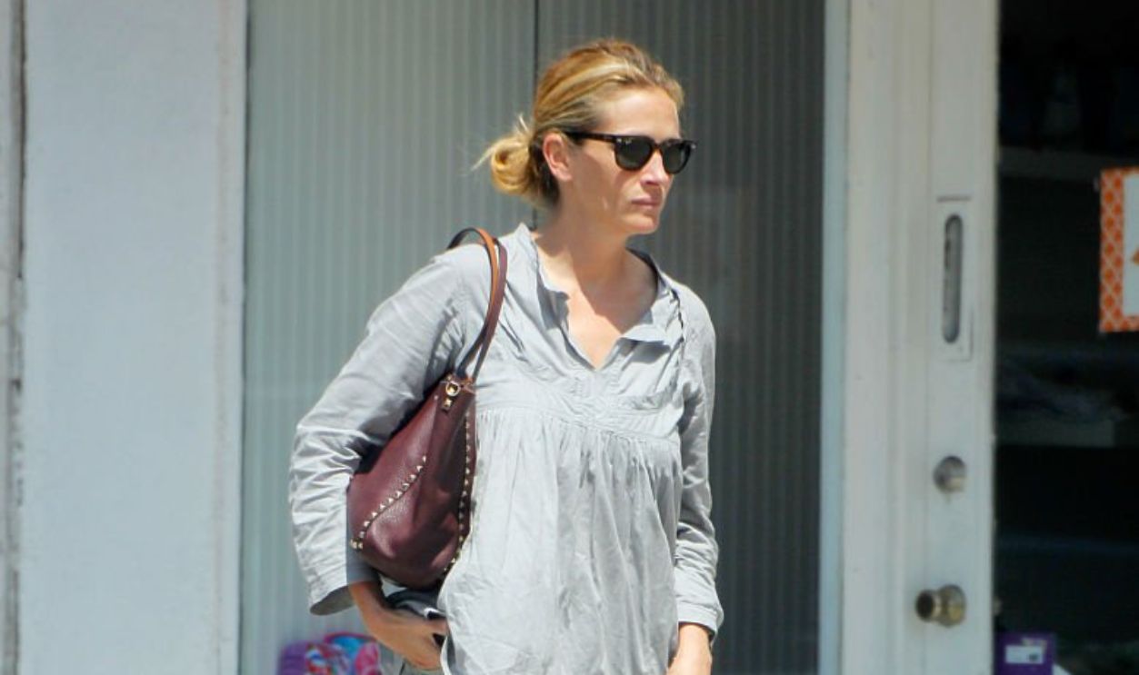 LOS ANGELES, CA - SEPTEMBER 04: Julia Roberts is seen on September 04, 2015 in Los Angeles, California.