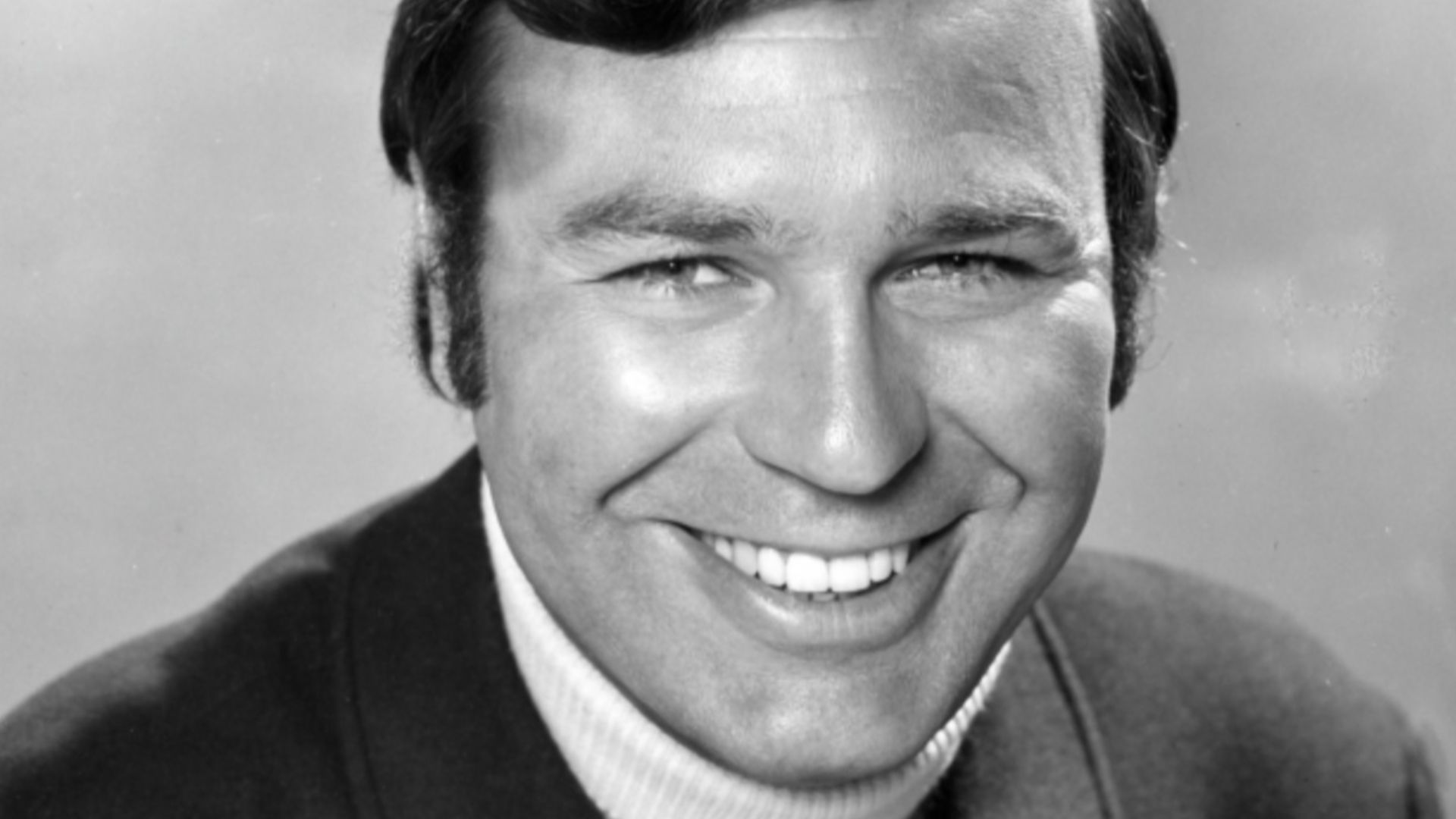 Jim Lange hosts