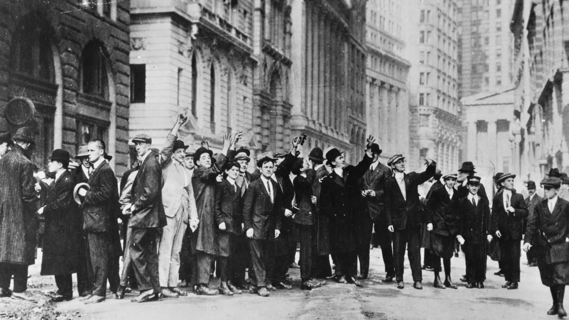 Crowd gathering on Wall Street in New York after the Wall Street crash late October 1929.
