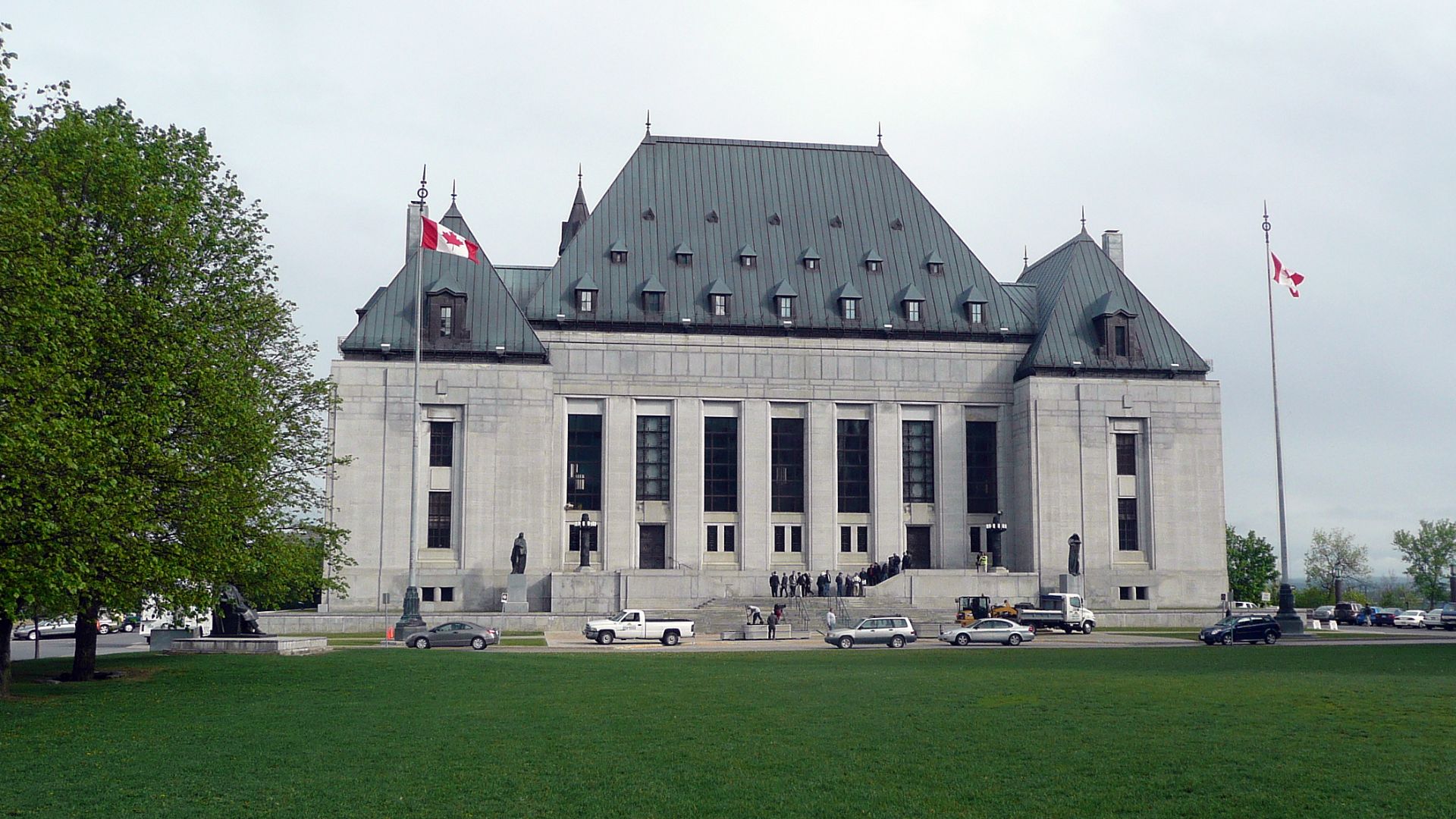 The Supreme Court of Canada, Ottawa. Built 1937 by Ernest Cormier. Statues are of Justice and Truth by Walter Allward.