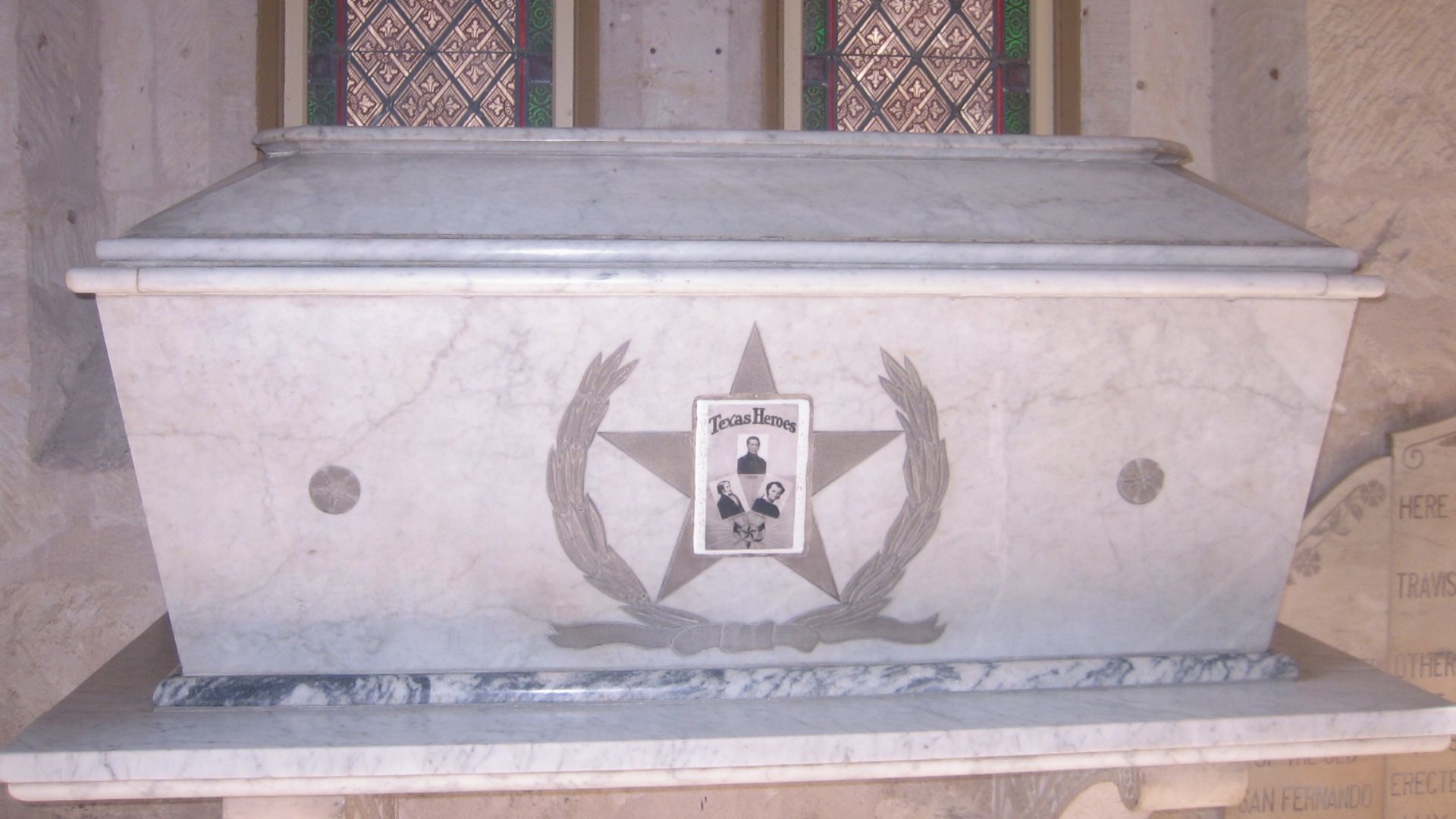 Davy Crockett, William Barret Travis and Jim Bowie Tomb, taken in Aug 2008
