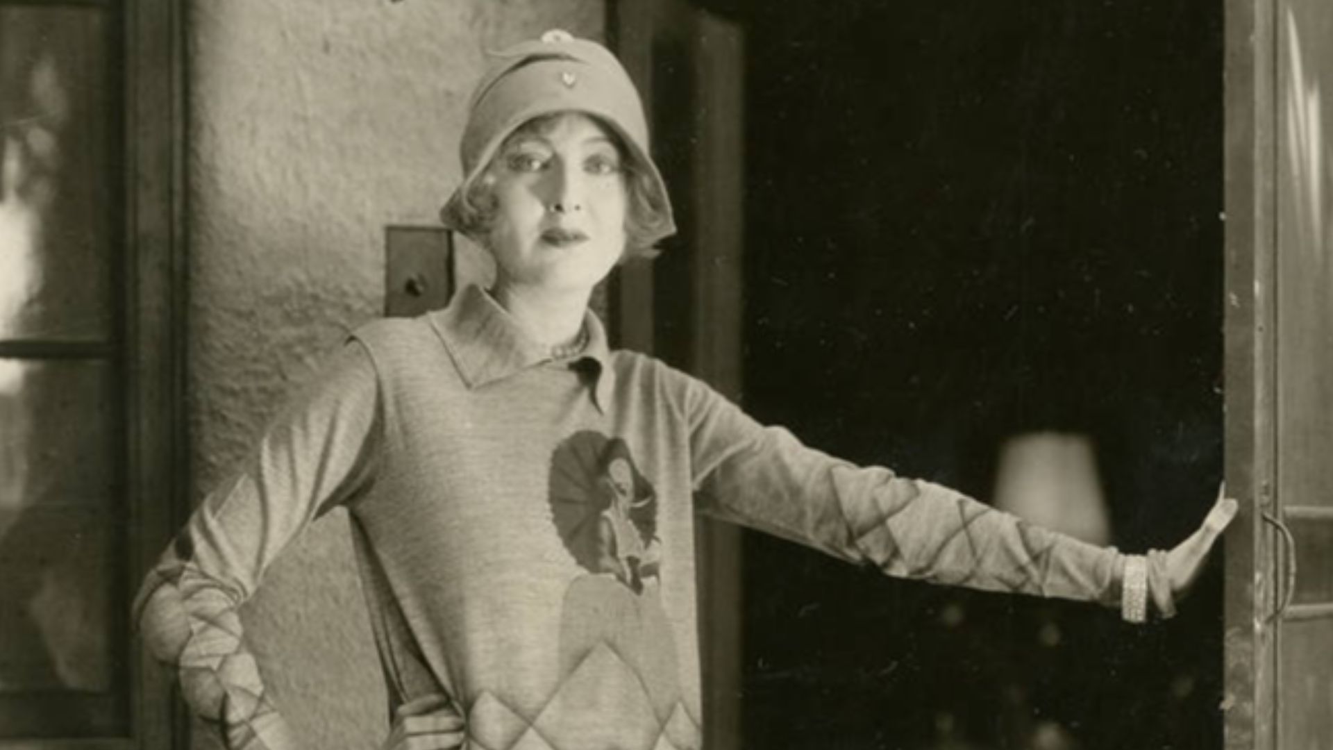 Peggy Hopkins Joyce, silent film actress. The American romantic drama film The Skyrocket (1926) was her only film that year, and the studio had a massive publicity campaign to promote her and the film.
Subjects (LCTGM): actresses