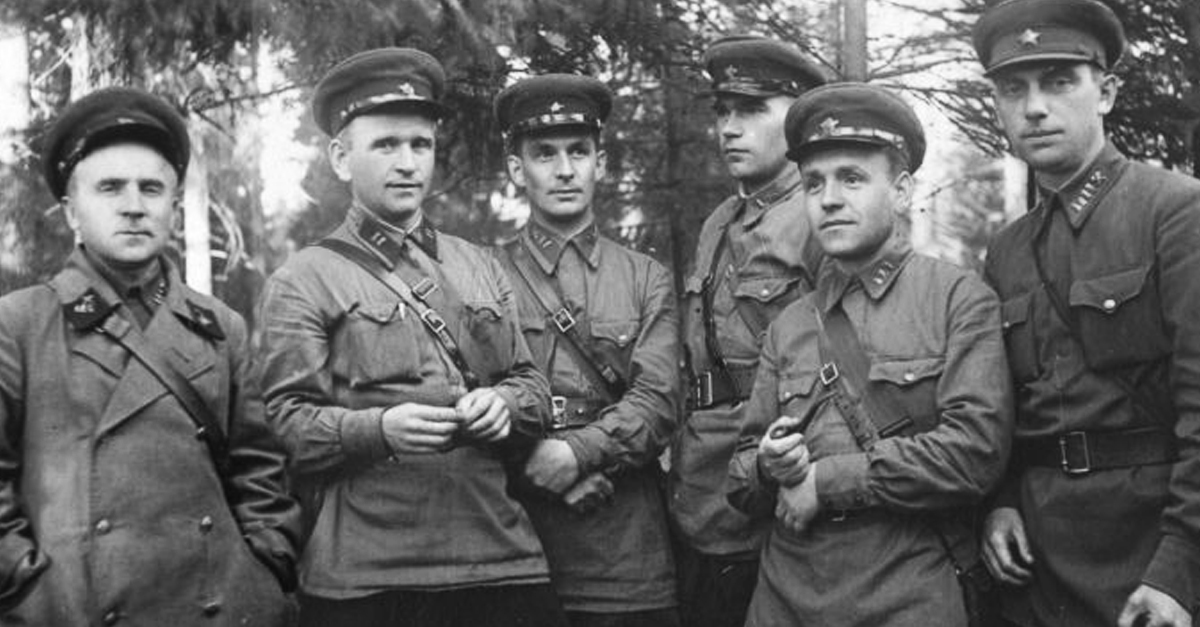 1942. July 22. Officers at the training ground. Leningrad Front.