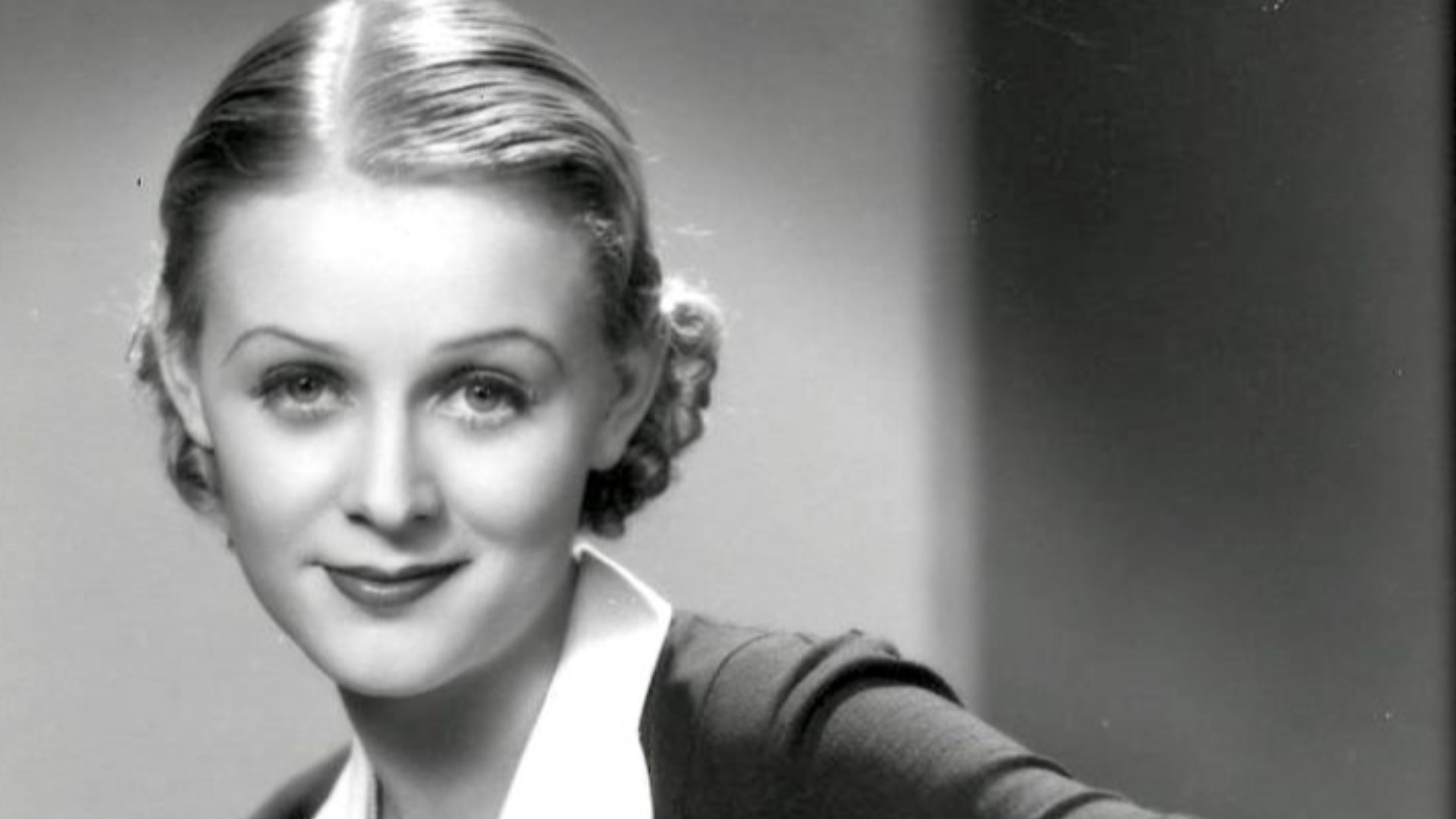 Gloria Stuart by Ray Jones ca. 1930s