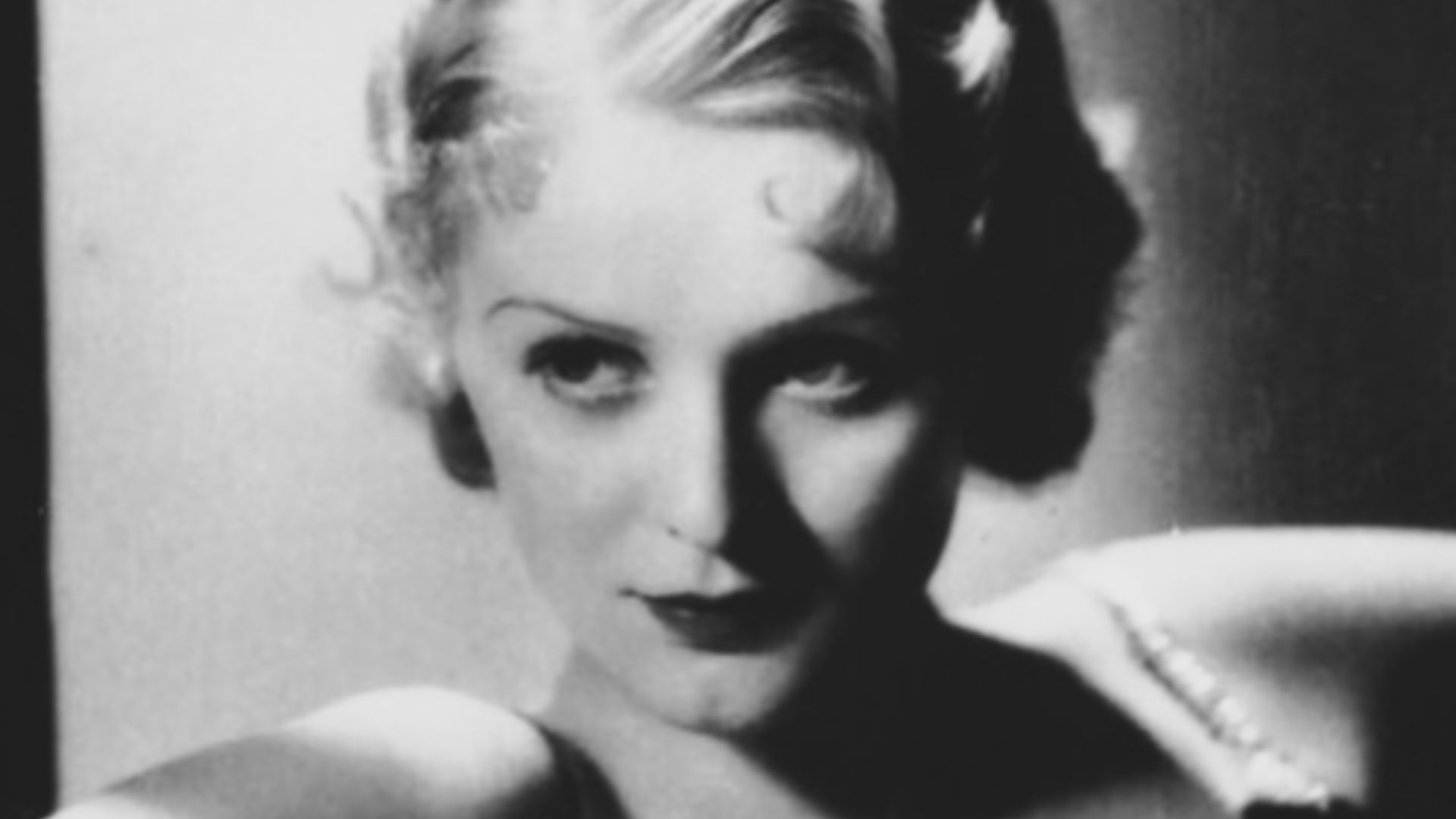 Gloria Stuart headshot d. 1932