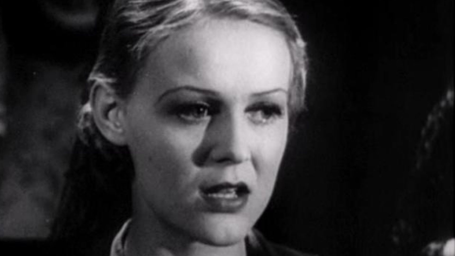 Screenshot of Gloria Stuart in The Old Dark House trailer, 1932.