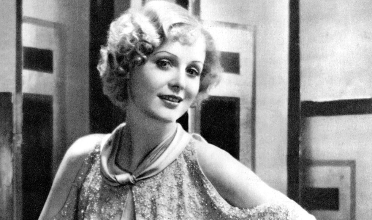 Gloria Stuart, American stage, television and film actress, 1934-1935. Gloria Stuart appeared in over 40 films in the 1930s. Some 60 years after her hayday and aged 87 she received a Best Supporting Actress Oscar nomination for her portrayal of the 101 year old Rose DeWitt Bukater in the blockbuster Titanic (1997). Taken from Meet the Film Stars, by Seton Margrave.