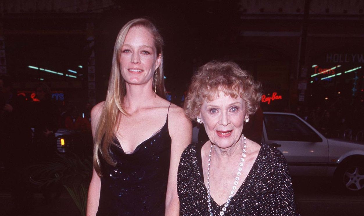 Suzy Amis & Gloria Stuart during