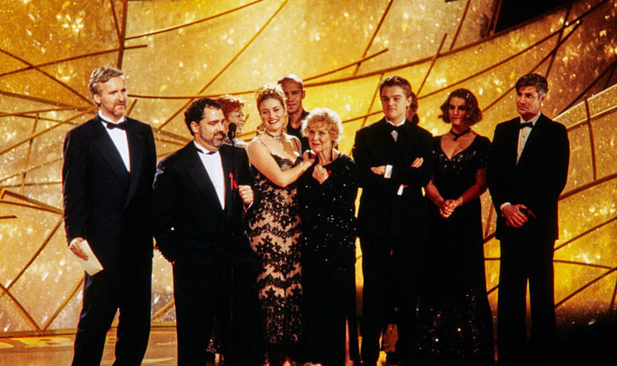Jon Landau, James Cameron, Kate Winslet, Gloria Stuart, Leonardo DiCaprio and the Titanic team at the 55th Annual Golden Globe Awards at the Beverly Hilton Hotel on January 18, 1998 in Beverly Hills, California.