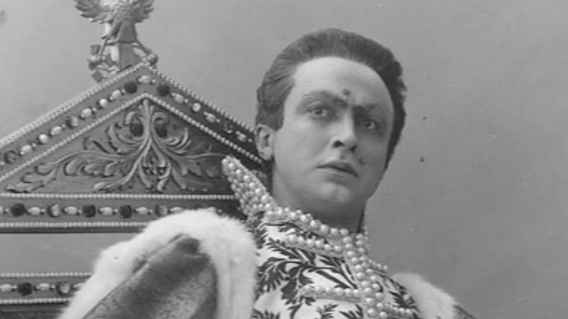 en:Alexander Ostuzhev as en:False Dmitry I, August 1909.