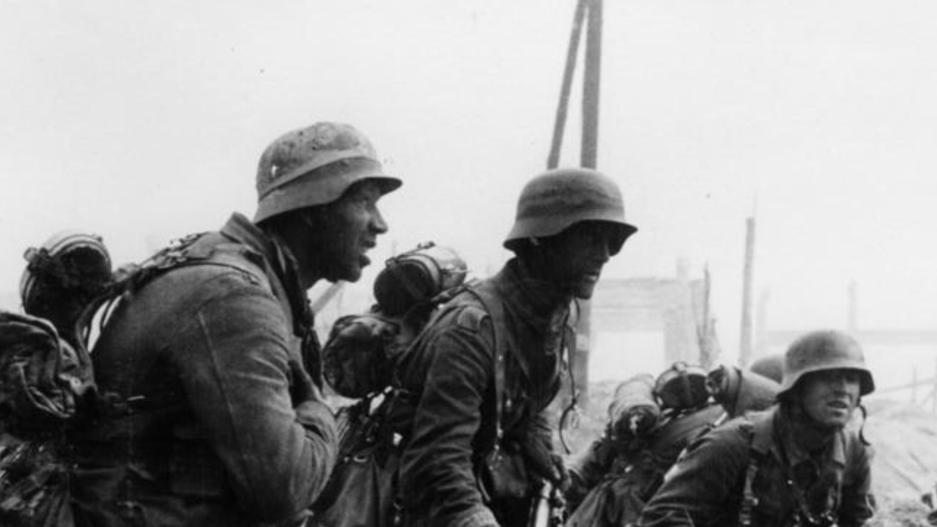 File:Bundesarchiv Bild 146-1971-107-40, Russland, Kampf um Stalingrad, Infanterie.jpg