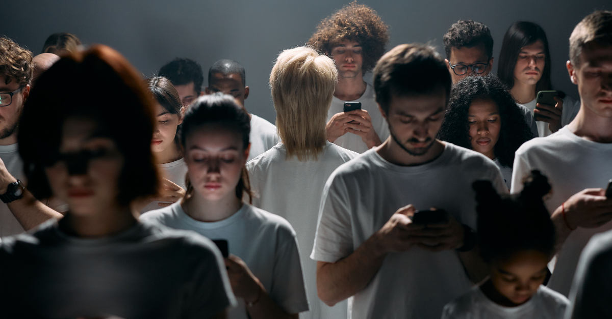 photo-of-people-using-their-smartphones-8088445/