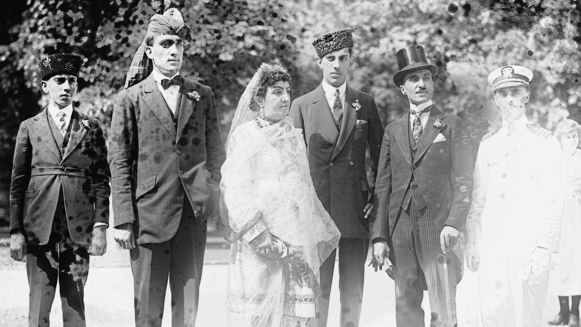 Title: Princess Fatima of Afghanistan with her three sons, eldest is second from left; with second from right, Prince Zerdechene of Millan, and right, Stanley Clifford Weyman, a dedicated imposter, during a visit to Washington, D.C.], 7/25/21
Abstract/med