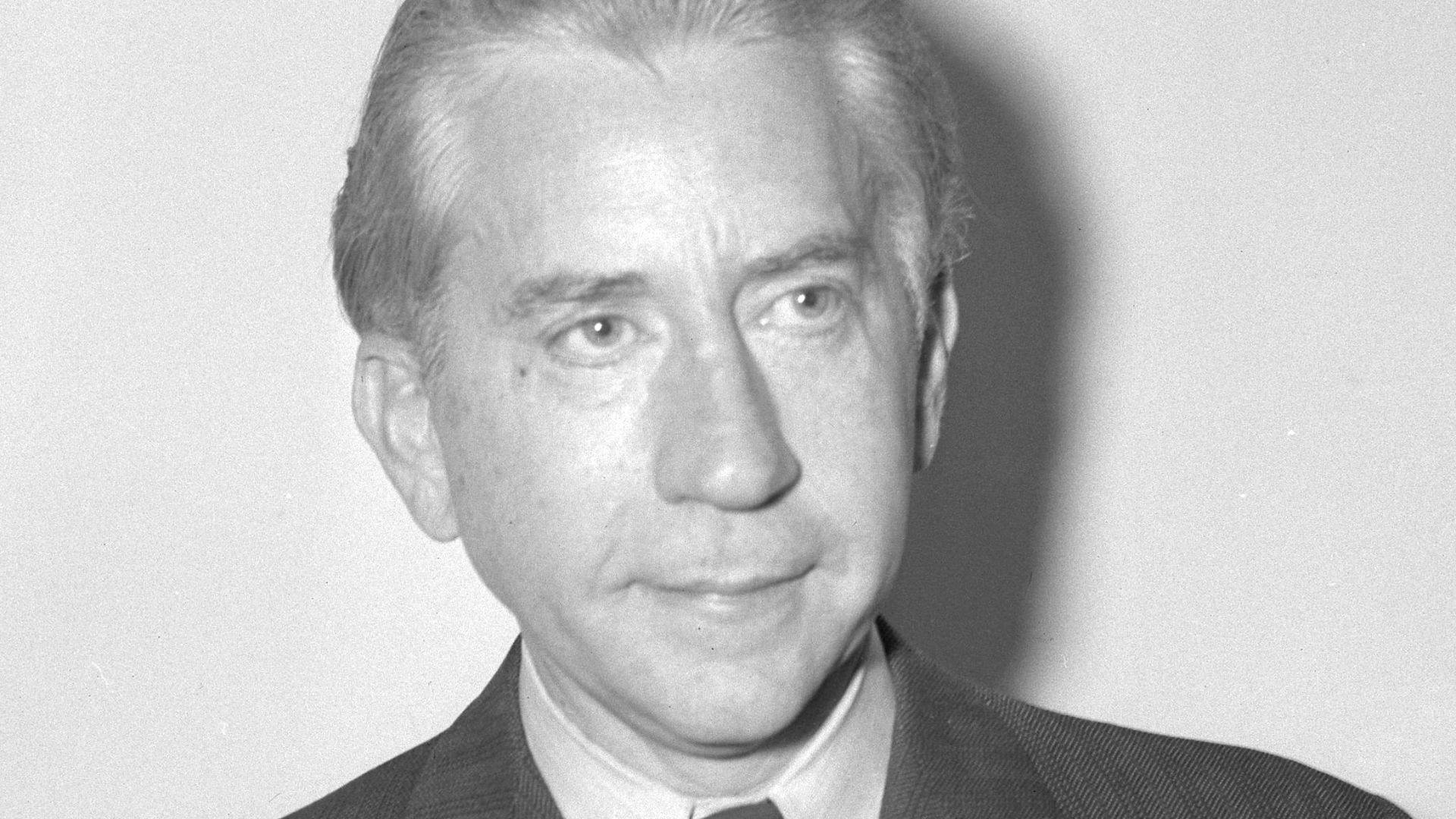 Title:  J. Paul Getty, 3/4 length portrait, circa 1944Publication:Los Angeles Daily News