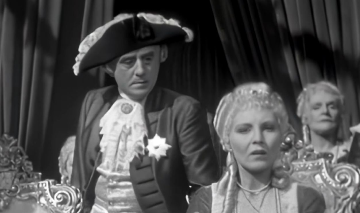 Screenshot from The Great King (1942)