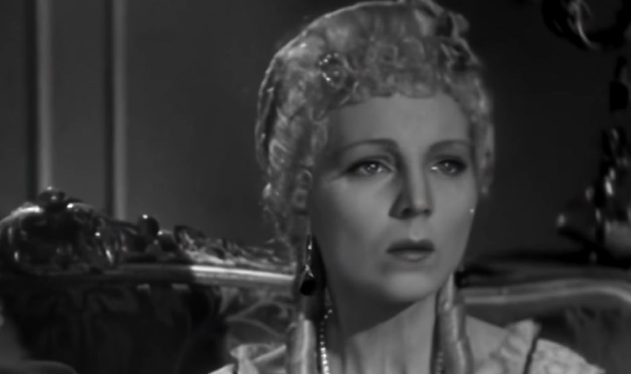 Screenshot from The Great King (1942)