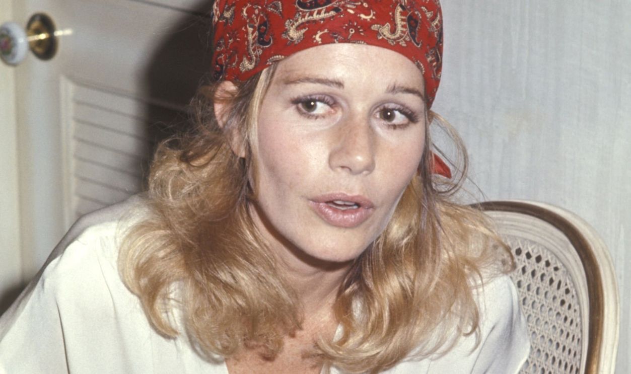 Actress Sally Kellerman partying backstage after Tom Jones Opening on April 16, 1971 at Caesars Palace in Las Vegas, Nevada. 