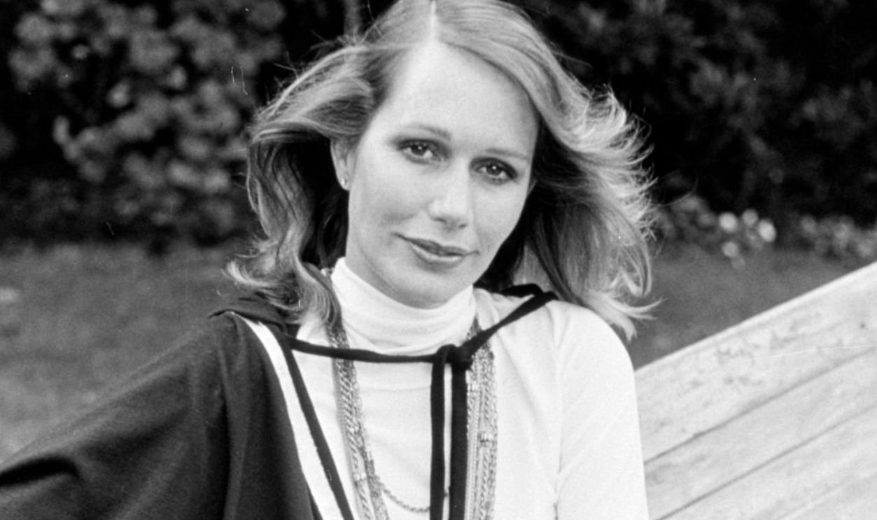 Sally Kellerman poses for portraits in Los Angeles in October 1976.