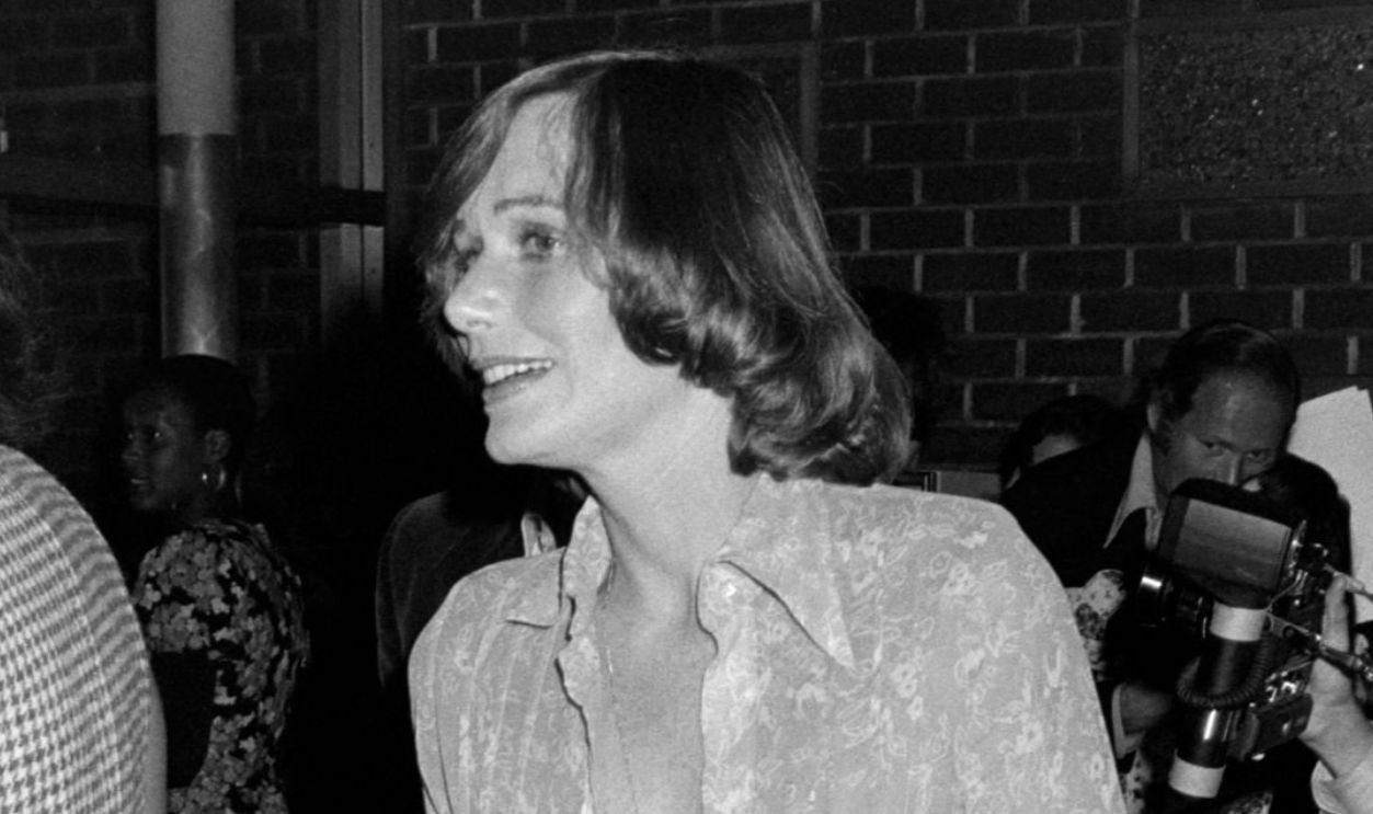 Sally Kellerman (C) attends a screening of 'The Parallax View' at the headquarters of the Directors Guild of America in Los Angeles, California, on June 11, 1974. 