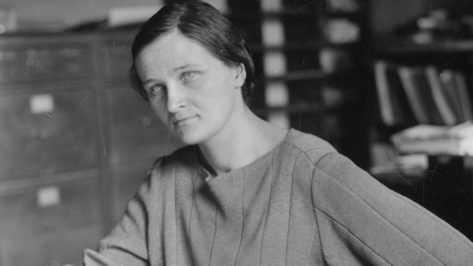Photograph of Cecilia Payne-Gaposchkin (1900-1979) at Harvard College Observatory
Local number: SIA Acc. 90-105 [SIA2009-1326]