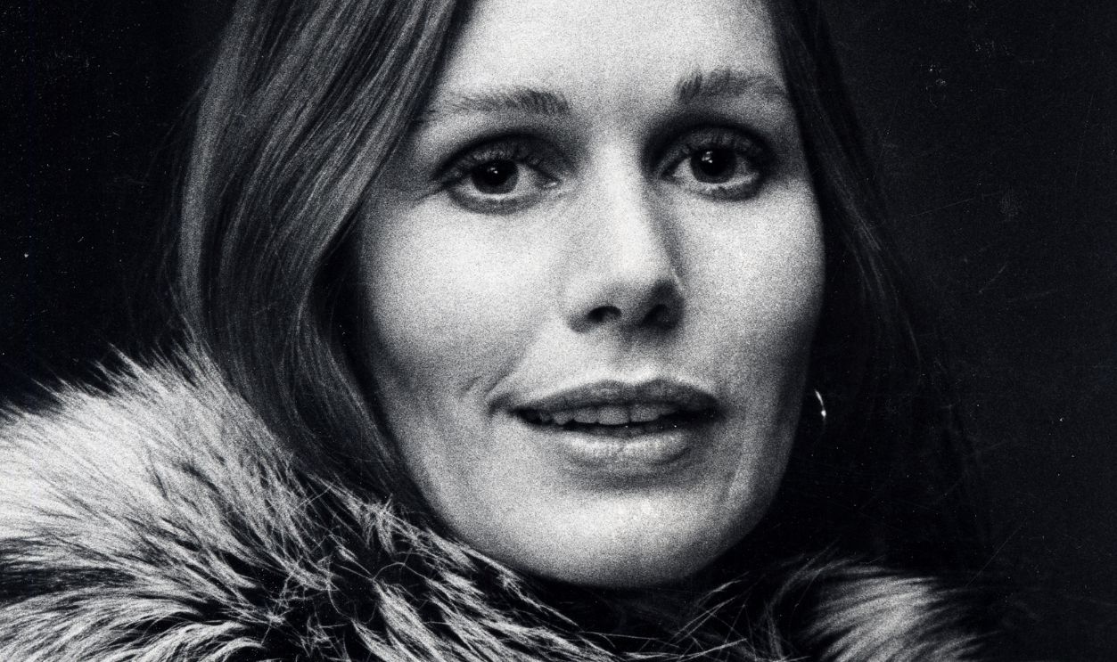 Actress Sally Kellerman attending the premiere of 'Lost Horizon' on March 14, 1973 in New York City, New York. 