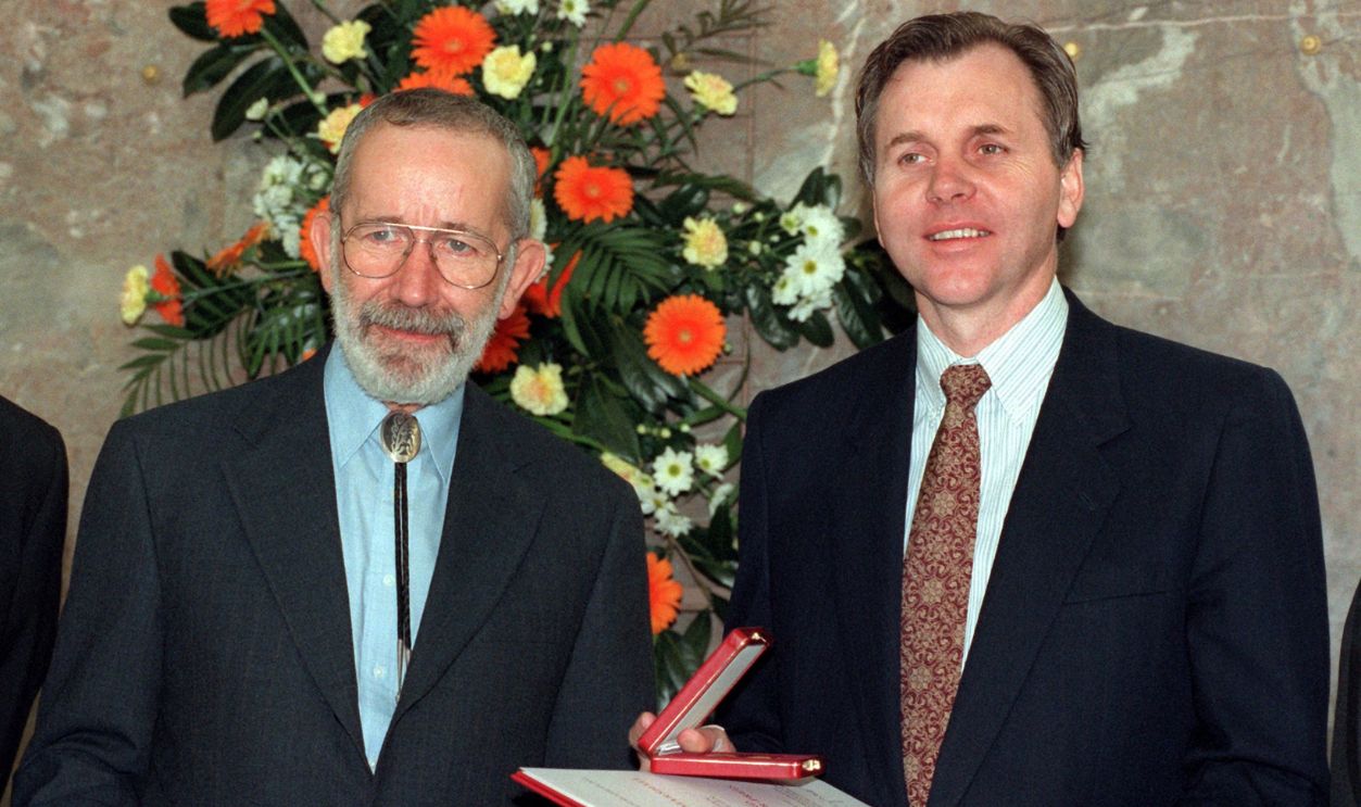 Getty Images - 1213494718 - Arzte Robin Warren (l) und Barry Marshall.