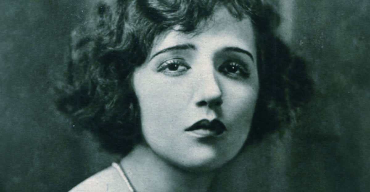 Black and white portrait of Bebe Daniels