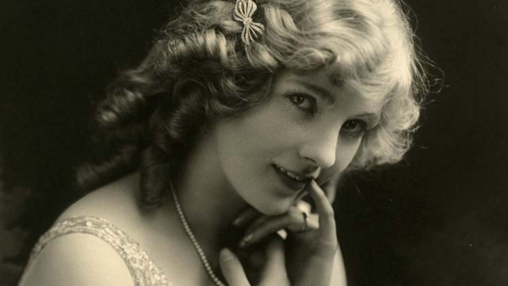 Portrait of American actress Mary Miles Minter (1902-1984) by American photographer Albert Wilztel (1879-1929).