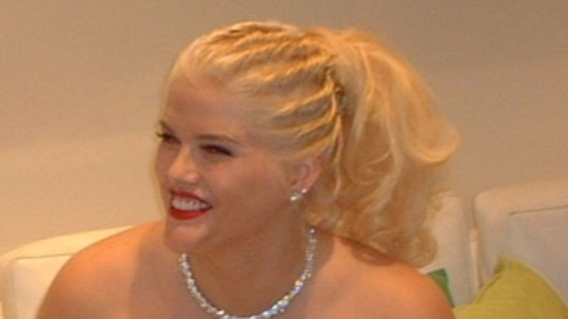 Anna Nicole Smith at the 2003 E3