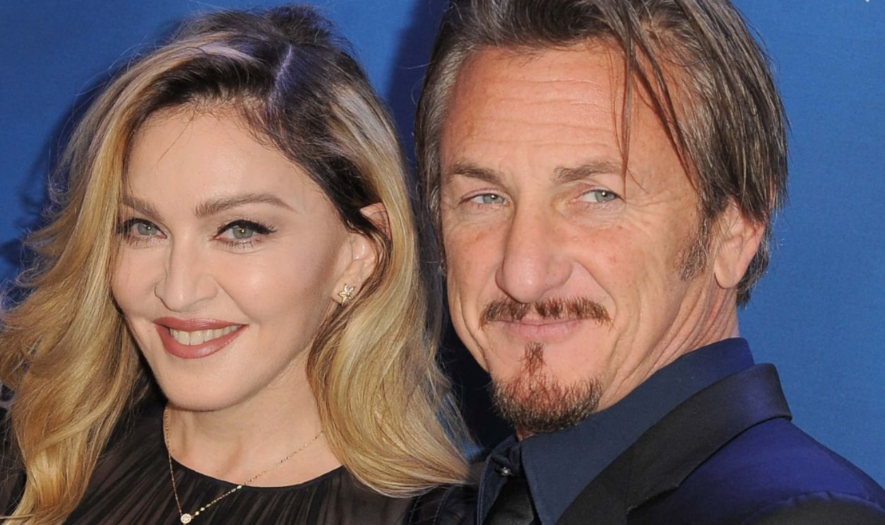 BEVERLY HILLS, CA - JANUARY 09: Musician Madonna and actor Sean Penn attend the 5th Annual Sean Penn & Friends HELP HAITI HOME Gala benefiting J/P Haitian Relief Organization at Montage Hotel on January 9, 2016 in Beverly Hills, California. 