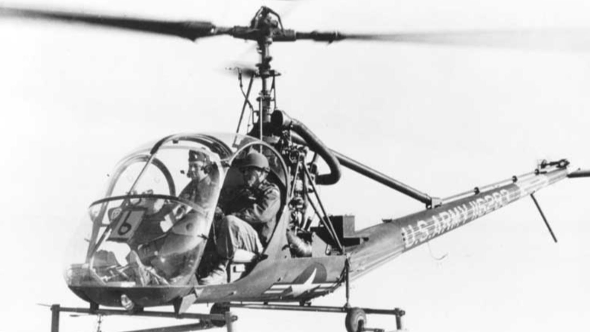 File:Hiller UH-12 (H-23) bw.jpg