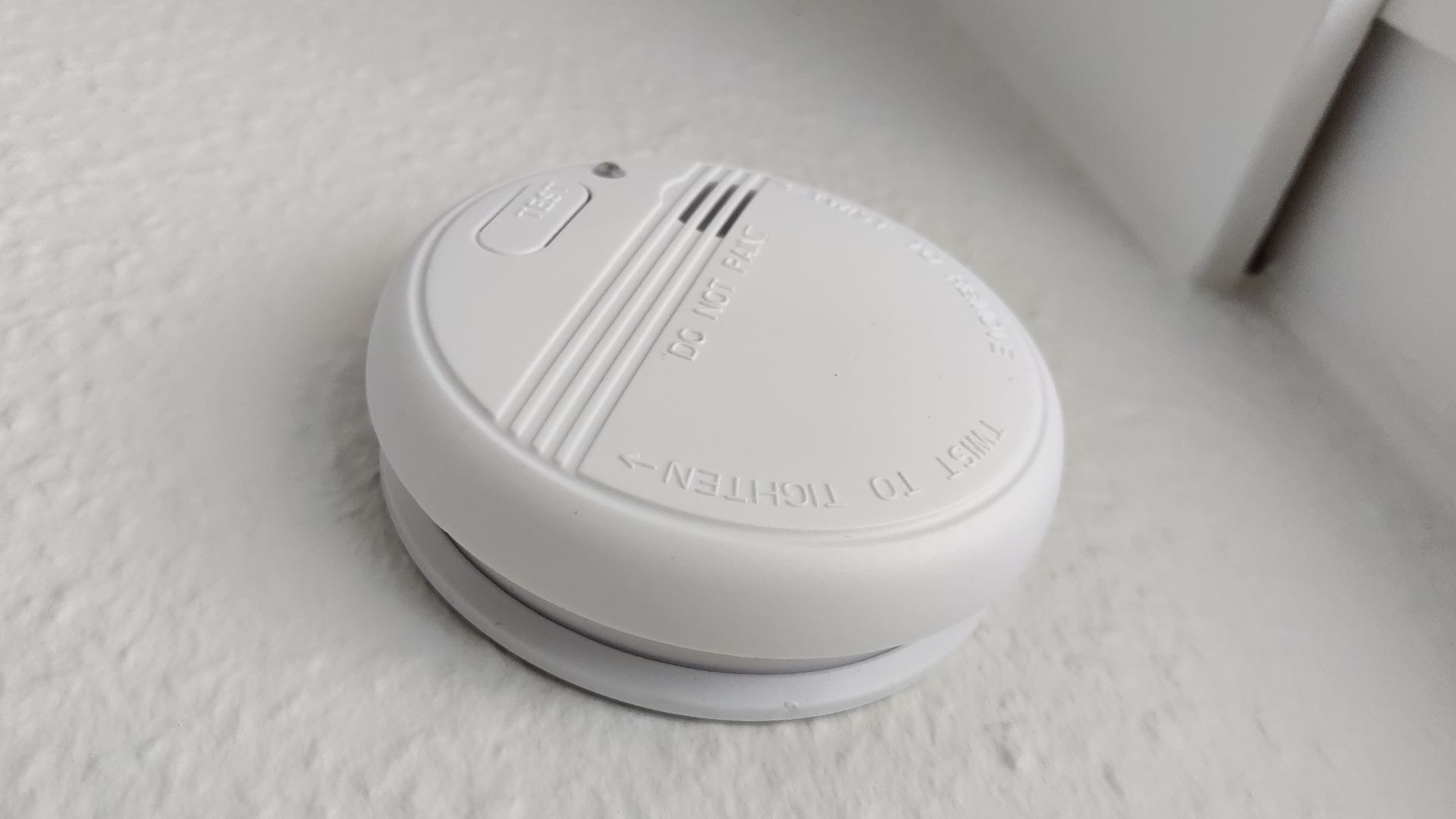 photograph of a fire alarm