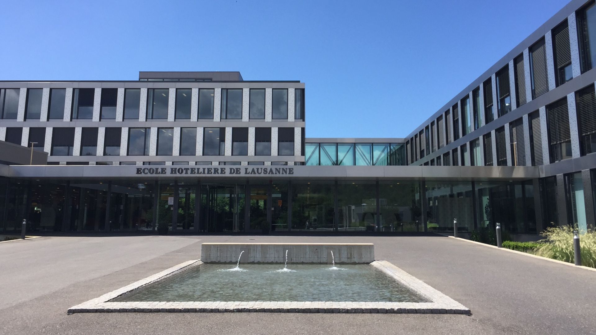 EHL - Entrance