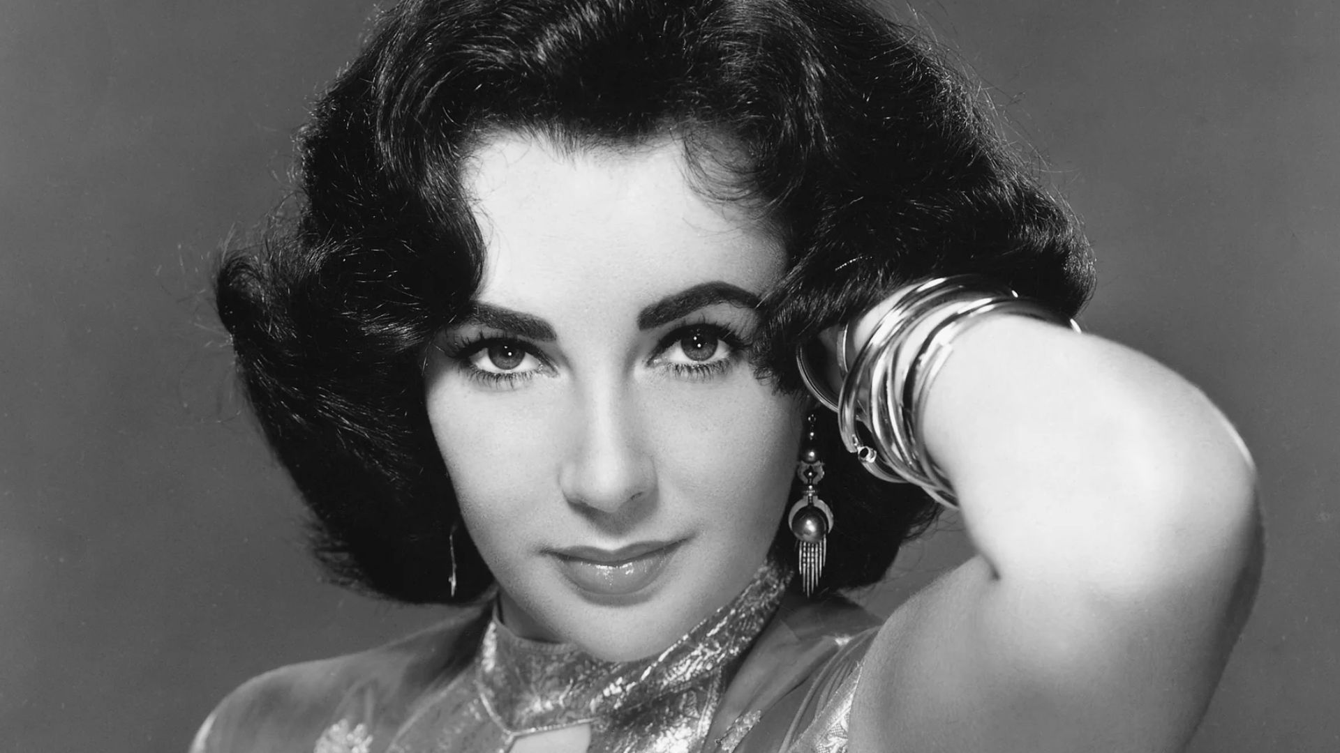 Elizabeth Taylor in a publicity photo by MGM (she was in a contract with MGM until early 1960s), circa late 1950s.