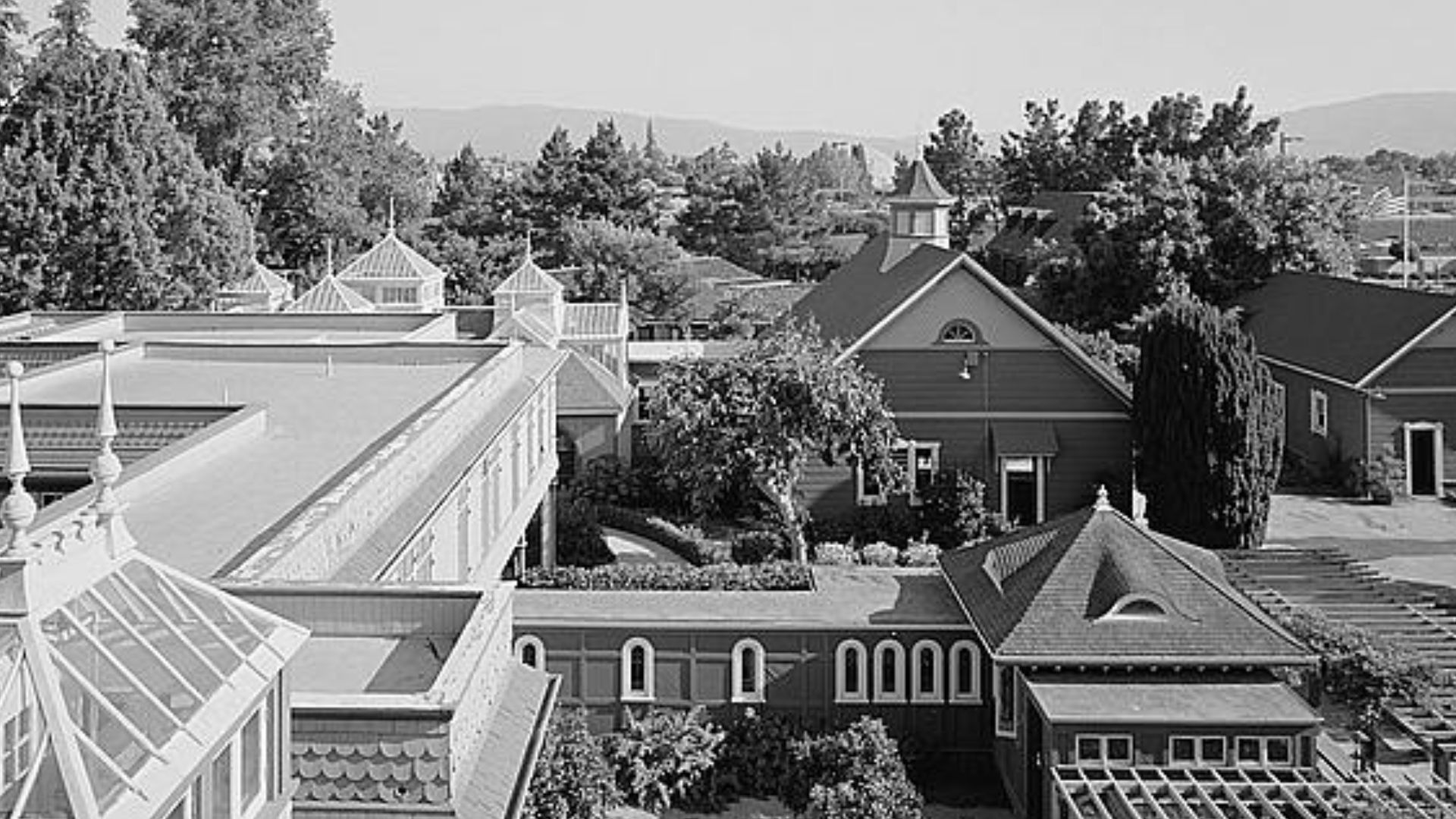 Winchester House, 525 South Winchester Boulevard, San Jose, Santa Clara, CA. VIEW LOOKING SOUTH FROM TOP FLOOR