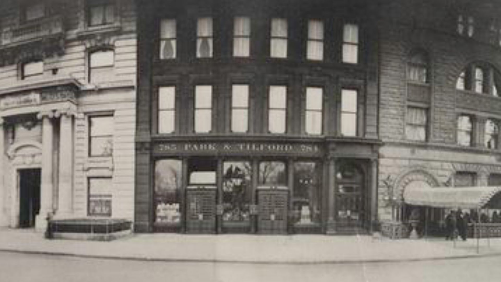 Digital ID: 1113284. [Metropolitan Club - Madison trust Co. - Park & Tilford, fancy groceries - Hotel Netherland.]. Welles & Co. -- Publisher. c1911
Source: Fifth Avenue, New York, from start to finish. (http://digitalgallery.nypl.org/nypldigital/explore/
