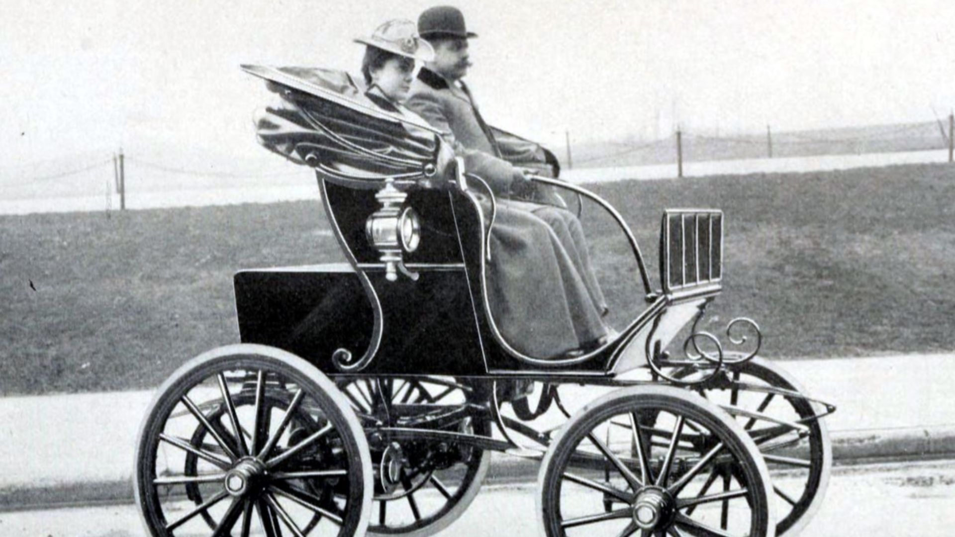 Electric automobile, 1900