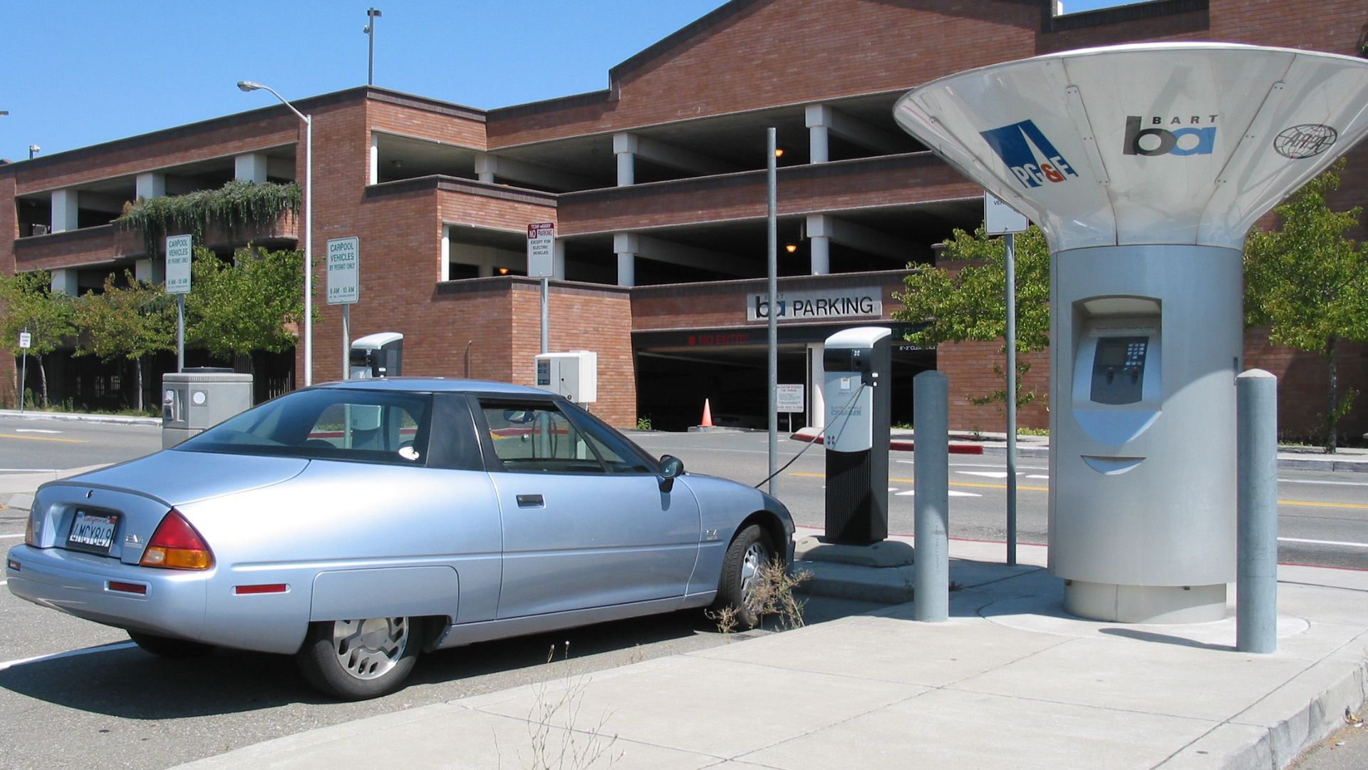 GM EV1 charging at the Walnut Creek BART Station on August 11, 2002.