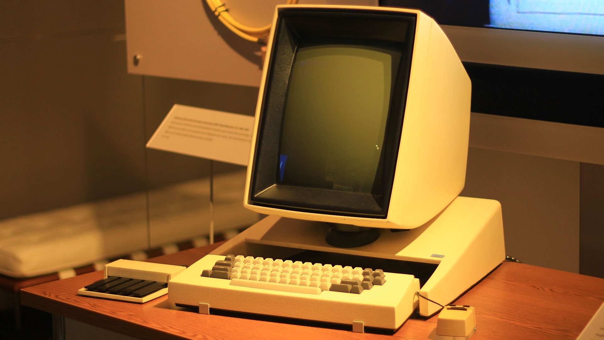 Xerox PARC Alto with mouse and chorded keyset.