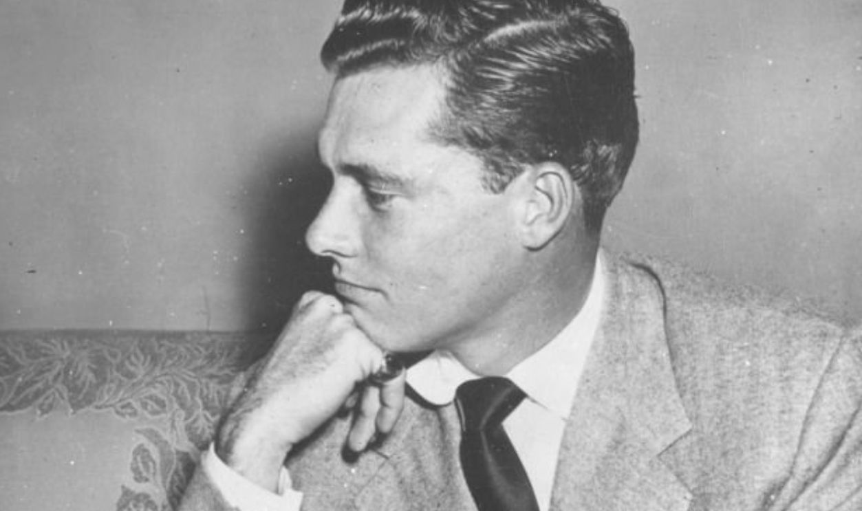 23rd October 1951: American film actress, Elizabeth Taylor with Nick Hilton meet to discuss a property settlement after their 205 day marriage. Hilton, the hotel chain heir, is to marry Betsy Von Furstenberg after the divorce is finalised.