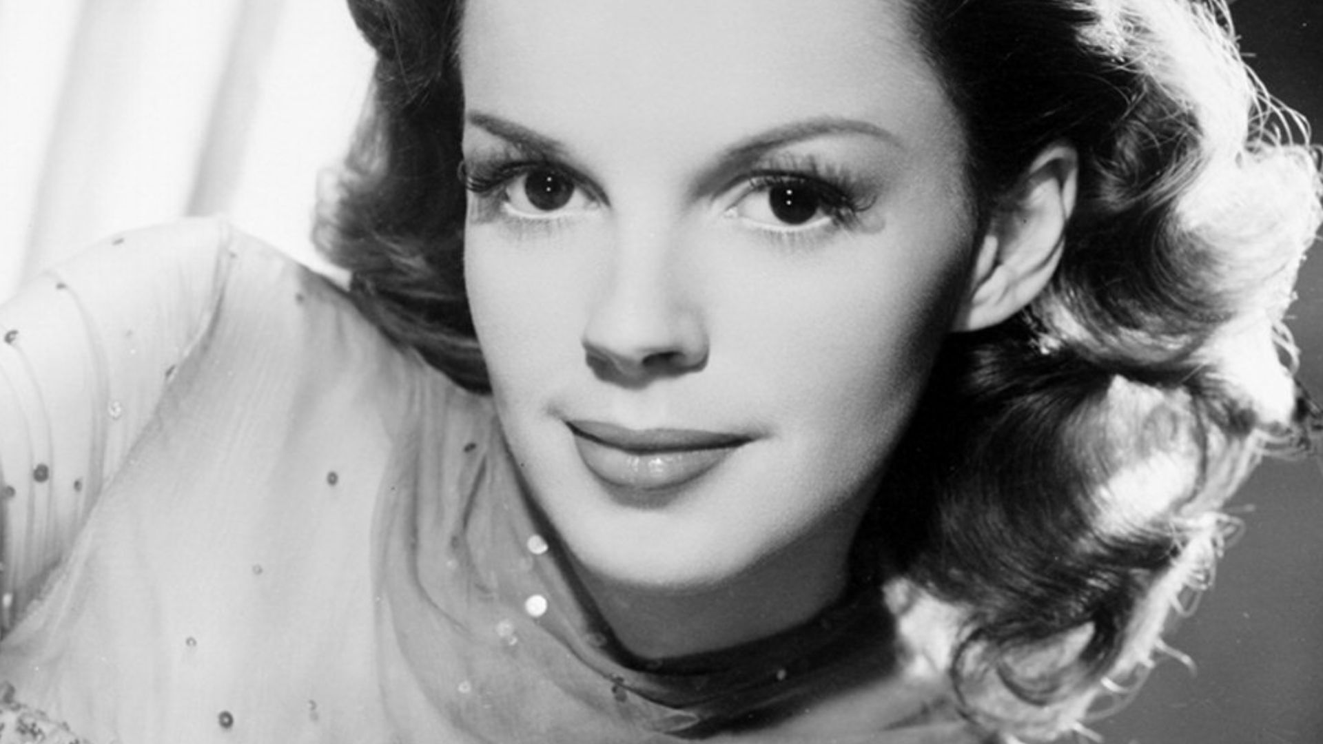 A publicity still of Judy Garland from MGM used in conjunction with promotion of The Harvey Girls (1946)