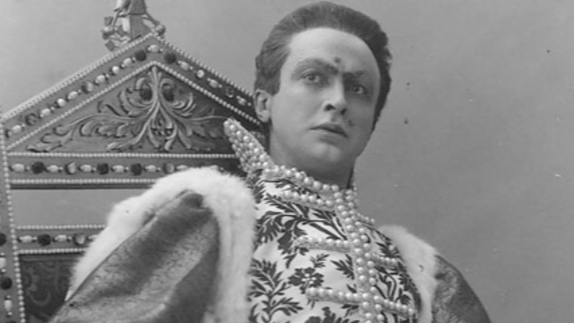 en:Alexander Ostuzhev as en:False Dmitry I, August 1909.