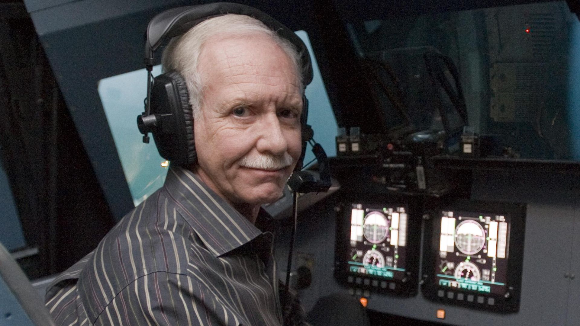 Captain Chesley Sullenberger visited the Vertical Motion Simulator at the NASA Ames Research Center in Moffett Field, California.