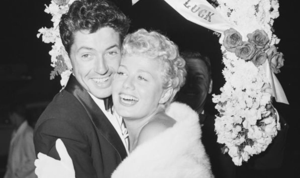 Premiere (Place in the Sun), 14 August 1951. Dorothy Lamour;Mrs Marjorie Gonzalez (with son Markey -- 5 months);Bill Boyd;Ruth Roman;Farley Granger;Shelley Winters;Don Hartman..