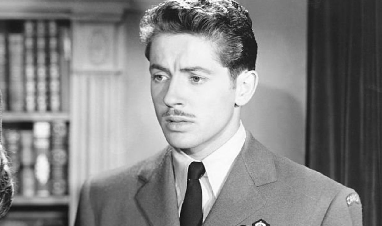 Evelyn Keyes as Grizel Dane and Farley Granger as Pilot Officer Pax Masterson in the 1948 film Enchantment.