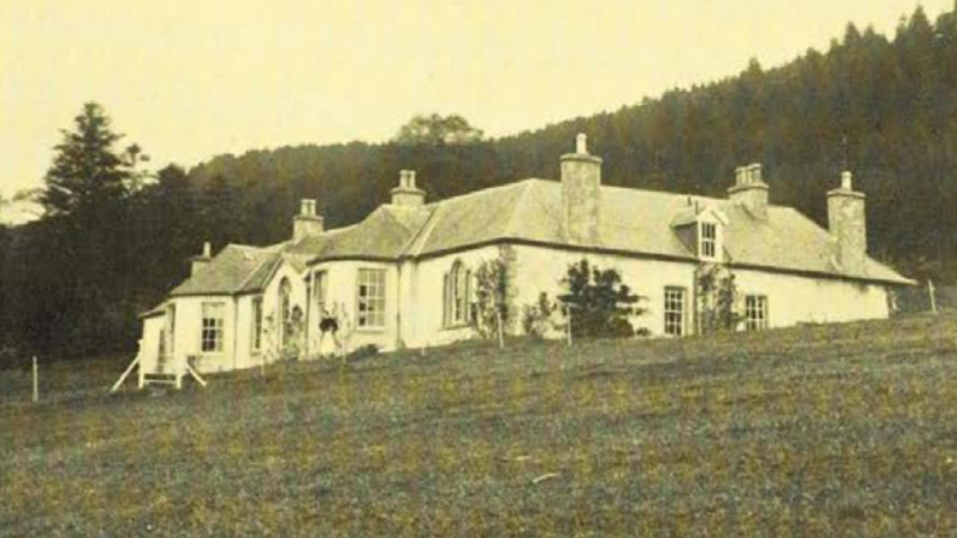 Depicted place:  Boleskine House