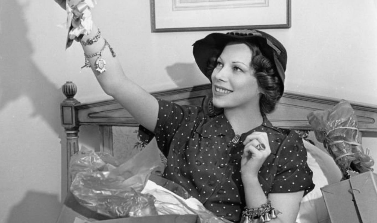 Austrian dancer Tilly Losch upon her arrival in Hollywood. About 1936. Photograph. (Photo by Imagno/Getty Images) Die österreichische Tänzerin Tilly Losch bei ihrer Ankunft in Hollywood. Um 1936. Photographie.