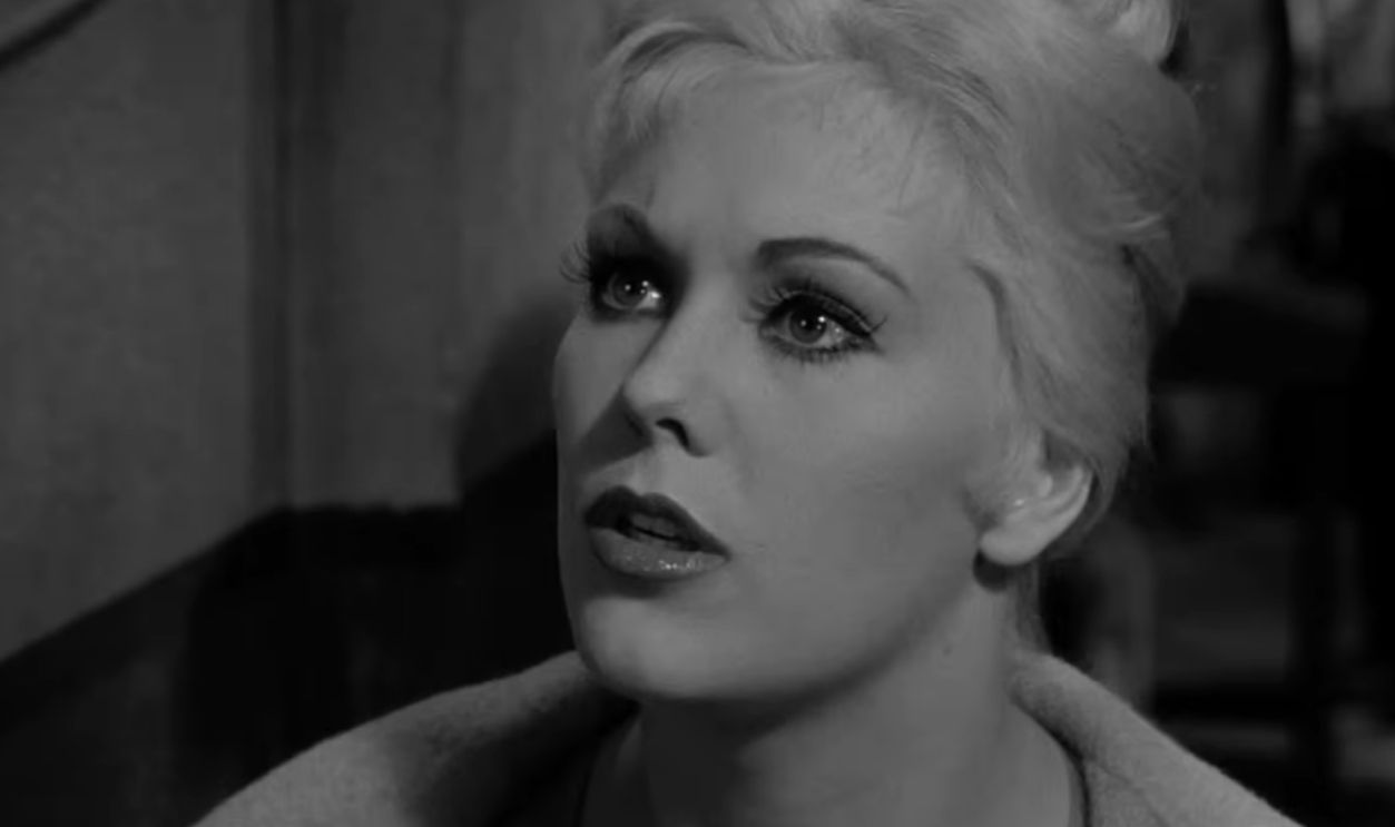 Screenshot from Jeanne Eagels (1957)