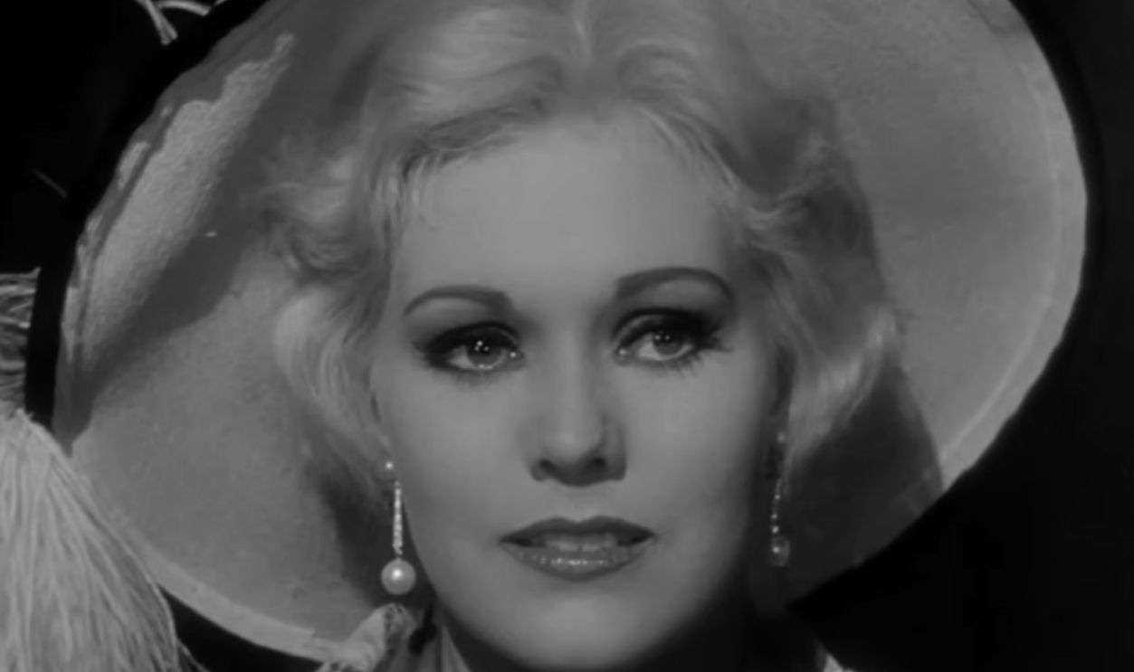 Screenshot from Jeanne Eagels (1957)