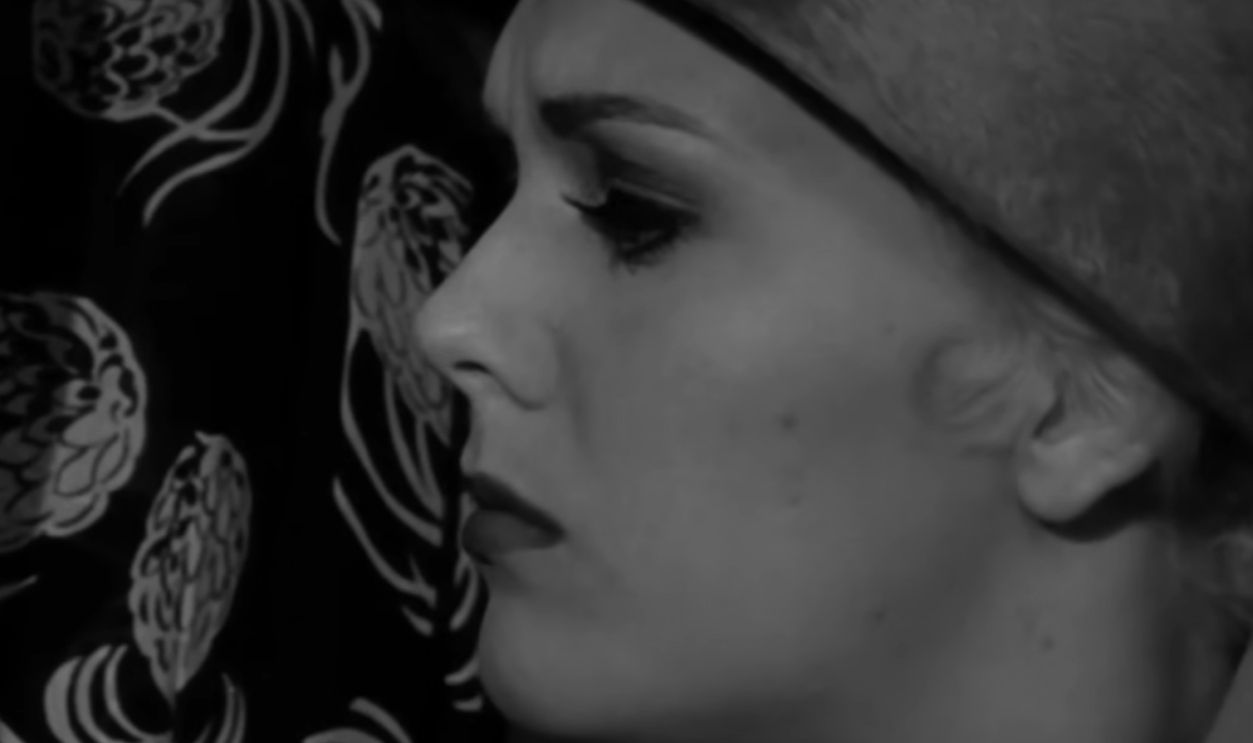 Screenshot from Jeanne Eagels (1957)